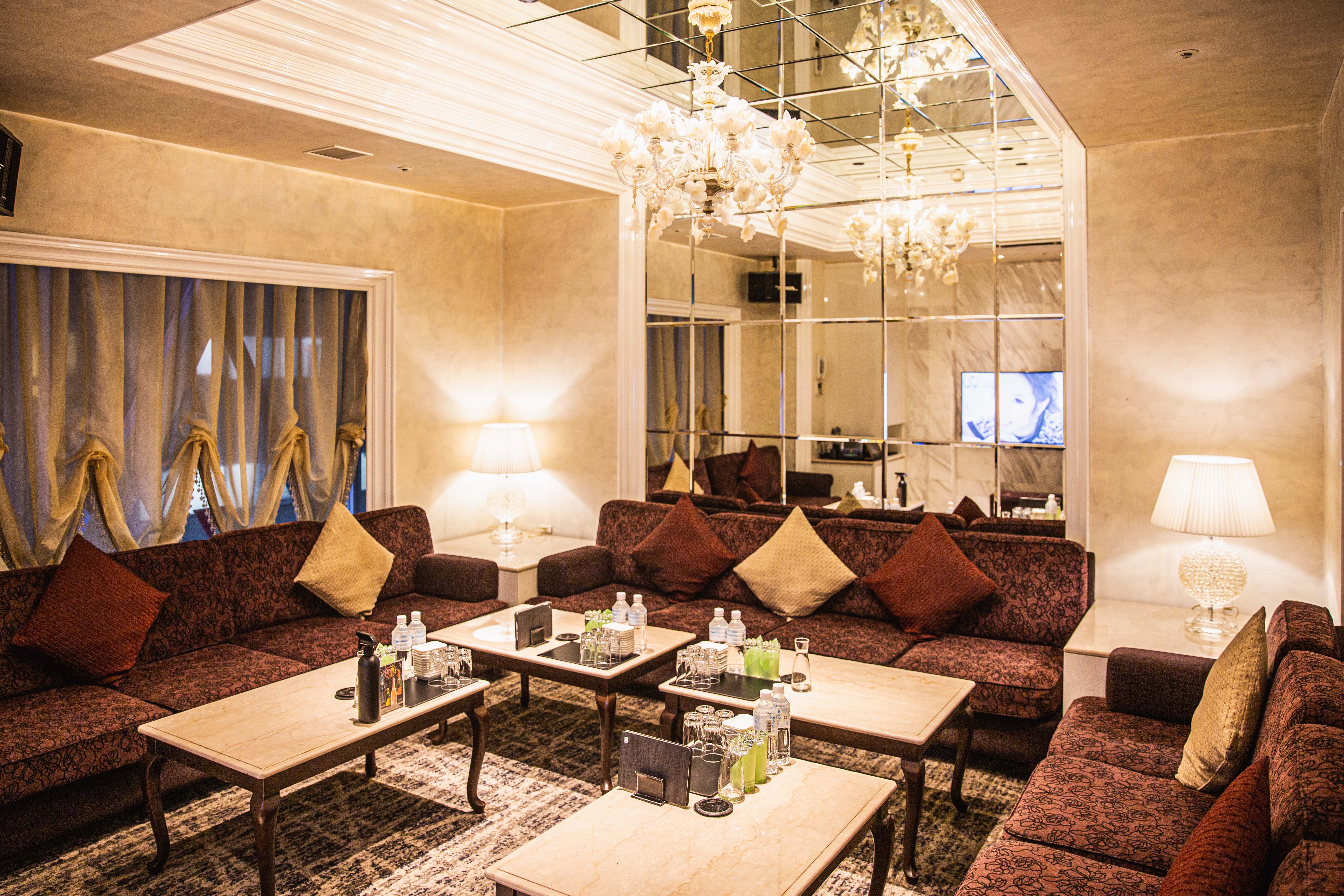 VIP ROOM2