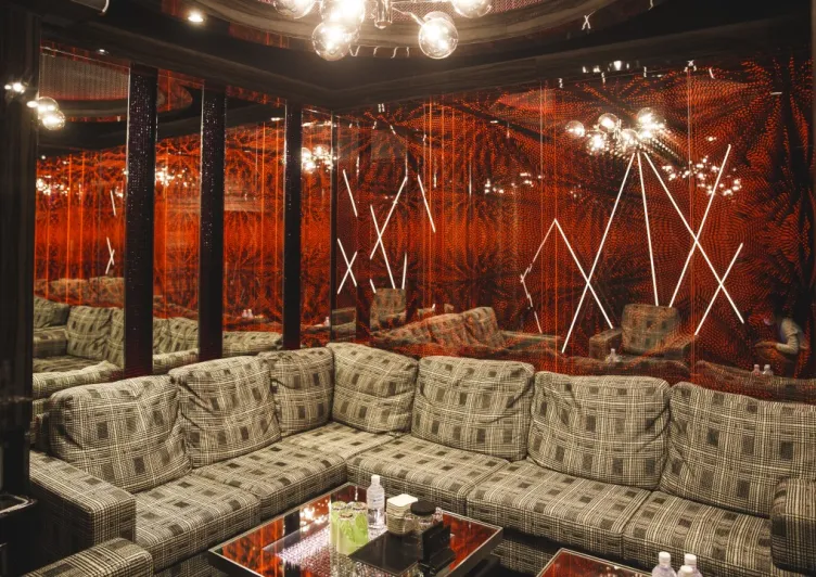 VIP ROOM4