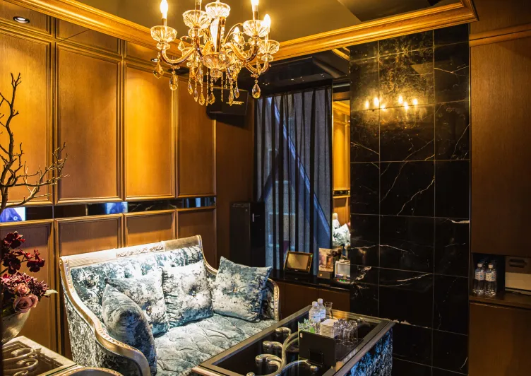 VIP ROOM5